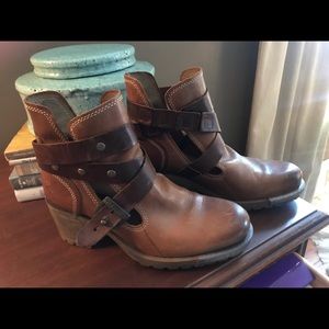 Fly London Cut Out Buckle Strap Boot, size 40